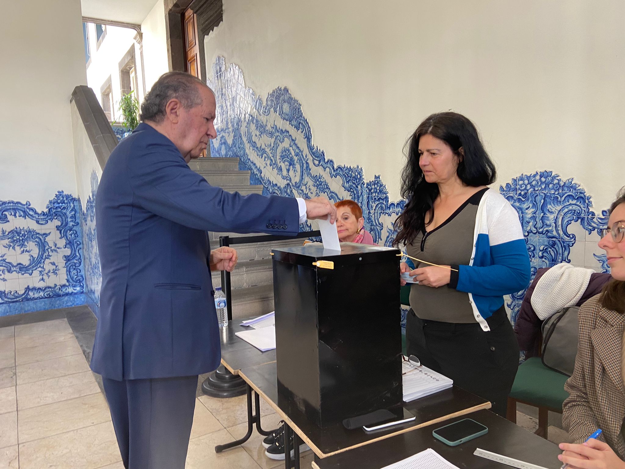 Representante Da Rep Blica J Exerceu O Seu Direito De Voto Rtp Madeira