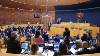 Ireneu Barreto começou a ouvir os partidos com assento parlamentar (vídeo)