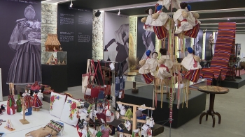 Artesãos apresentam os seus trabalhos na Placa Central (vídeo)
