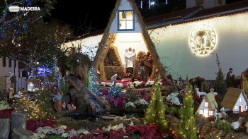 Câmara de Lobos recria ambiente de Natal (vídeo)
