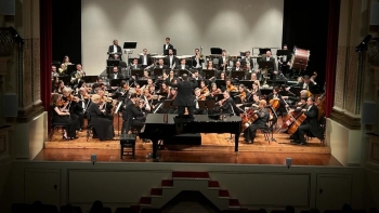 Concerto de fim de ano da OCM esgotou teatro (vídeo)