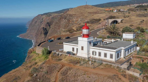 Céu geralmente pouco nublado