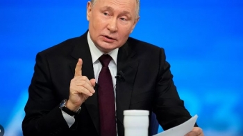 Putin avisa Finlândia que terá problemas com a Rússia