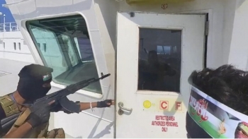 Armadores suspendem travessia do Mar Vermelho devido a ataques dos Huthis