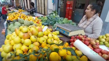 Comerciantes ultimam preparativos para a Noite do Mercado (vídeo)