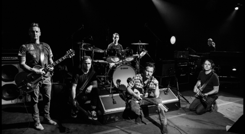 Pearl Jam no cartaz do festival Alive em 2024