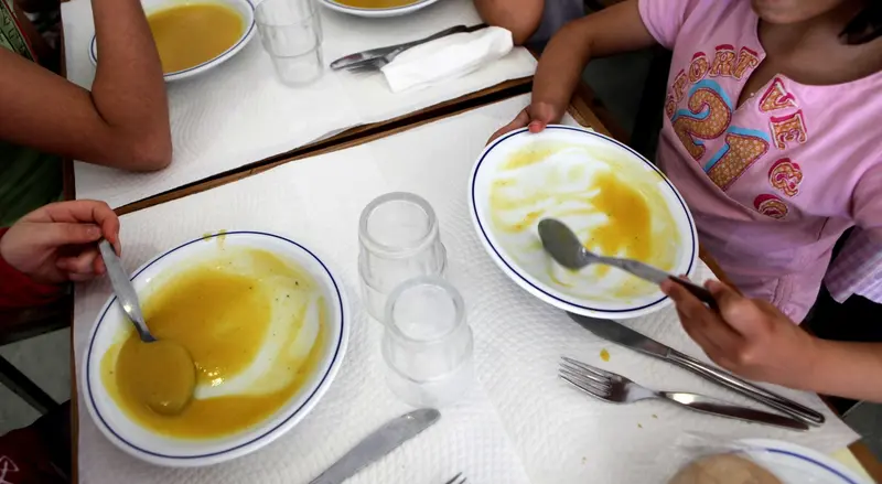 Mais de 8% dos alunos de 15 anos na OCDE falham refeições por falta de dinheiro