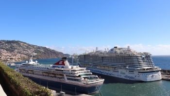 Porto do Funchal com três navios com 12 796 pessoas