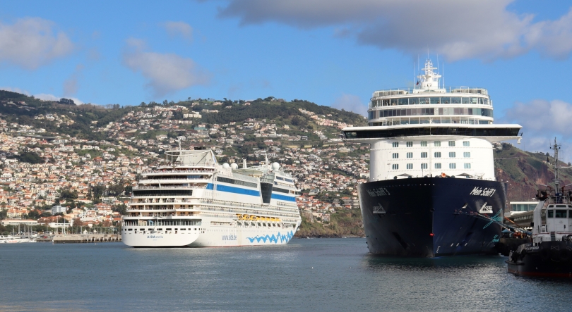 Porto do Funchal recebe o Mein Schiff 3 e o AIDAstella