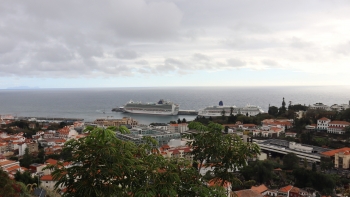 Dois transatlânticos da P&O encontram-se no Funchal
