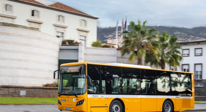 Mais passageiros nos transportes coletivos por meio de autocarro