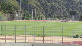 Árbitros de futebol sem campo para treinar (vídeo)