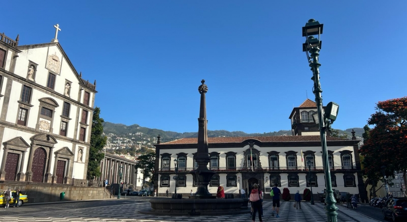 Polícia Judiciária realiza buscas na Câmara do Funchal e no Governo Regional