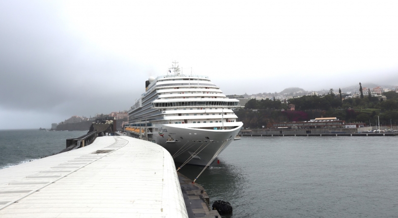 Porto do Funchal recebe um navio que traz mais de 5 mil pessoas