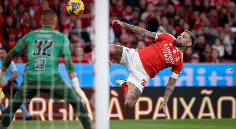 Individualidades levam Benfica a nova goleada