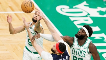 Queta assina sete pontos na derrota dos Celtics com os Lakers na NBA