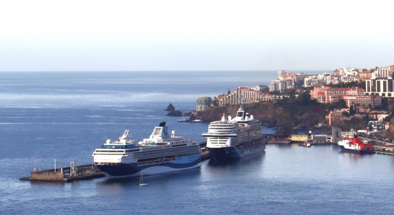 Porto do Funchal com dois navios e um movimento de mais de 6 600 pessoas