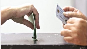 Esmagadora maioria dos emigrantes portugueses vota por via postal