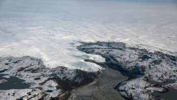 Gronelândia perdeu área de gelo equivalente à da Albânia e está mais verde