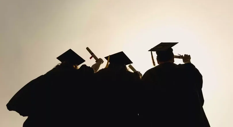 Mais de 80% dos jovens diplomados têm emprego 3 anos após concluírem estudos