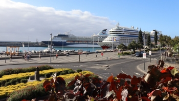 Porto do Funchal com dois navios que trazem mais de cinco mil pessoas