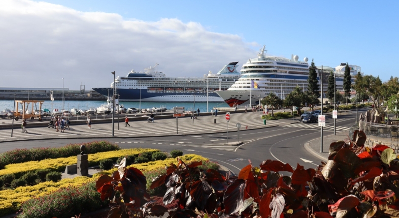 Porto do Funchal com dois navios que trazem mais de cinco mil pessoas