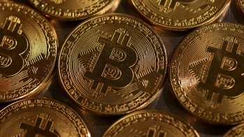Bitcoin atinge novo máximo acima de 69.000 dólares