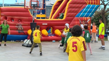 Basquetebol na Cidade reúne 3.500 crianças e jovens (vídeo)