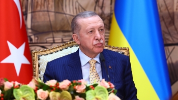 Turquia oferece-se para acolher cimeira de paz entre Kiev e Moscovo