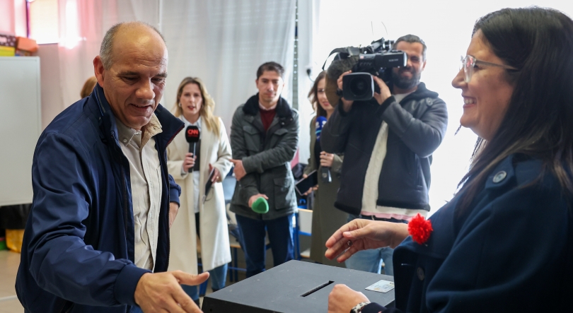 Eleições: Paulo Raimundo já votou em Alhos Vedros e espera grande participação
