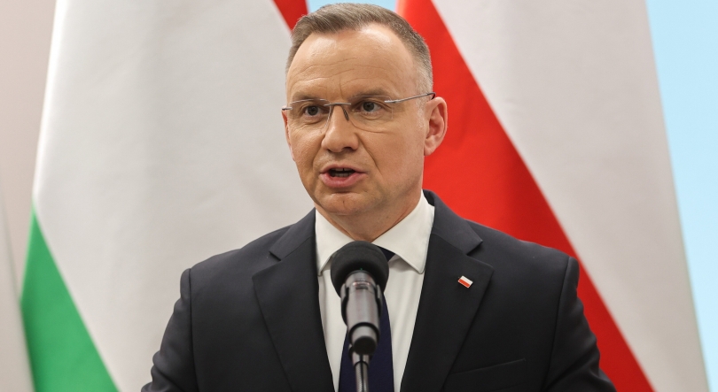 Presidente conservador polaco vetou proposta para facilitar acesso à pílula do dia seguinte