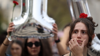 Mais de 1.000 mulheres manifestam-se em Lisboa para defender conquistas de Abril