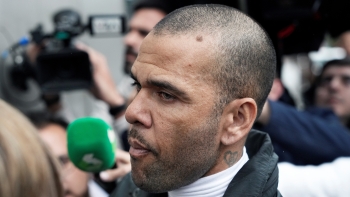 Dani Alves saiu da prisão após pagar caução de um milhão de euros