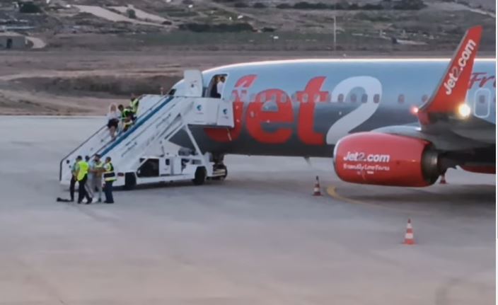 Boeing 737 da Jet2 desviado para o Porto Santo