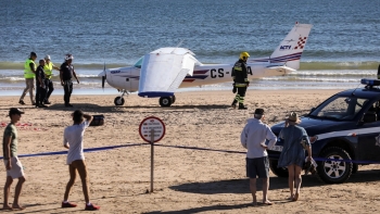 MP pede condenação de piloto acusado de homicídio de duas pessoas em praia da Caparica em Almada