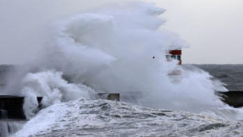 Aviso de agitação marítima forte no mar da Madeira