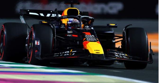 Verstappen na pole position no GP Arábia Saudita
