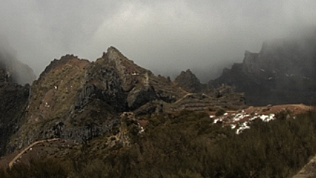 Caiu alguma neve esta madrugada e manhã no Pico do Areeiro