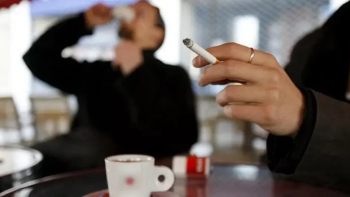 Irlanda foi o primeiro país europeu a proibir há 20 anos fumar em locais públicos e no trabalho