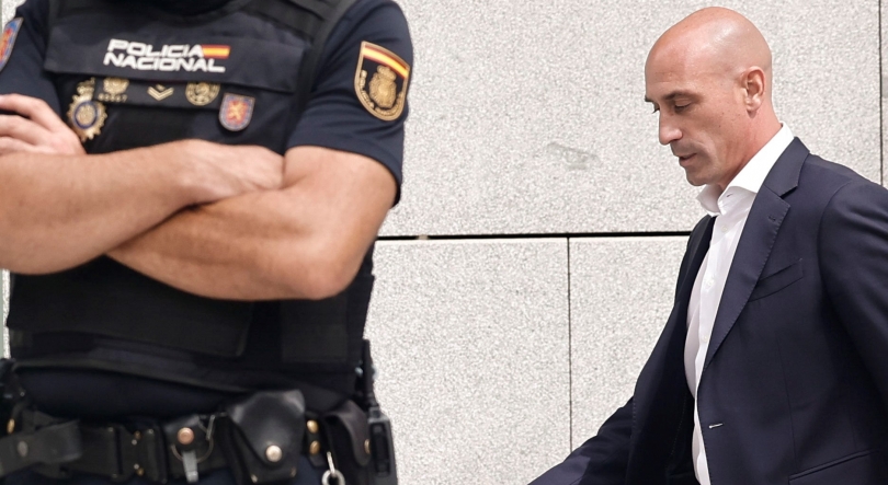 Luis Rubiales detido à chegada ao aeroporto de Barajas