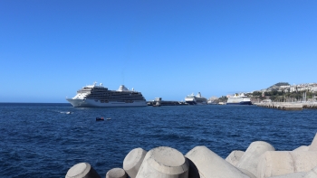 Porto do Funchal com três navios que trazem mais de cinco mil pessoas
