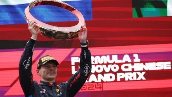 Max Verstappen vence na China e alarga vantagem