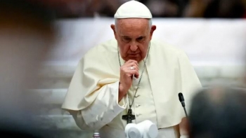 Papa entristecido com tragédia sem sentido em Sydney