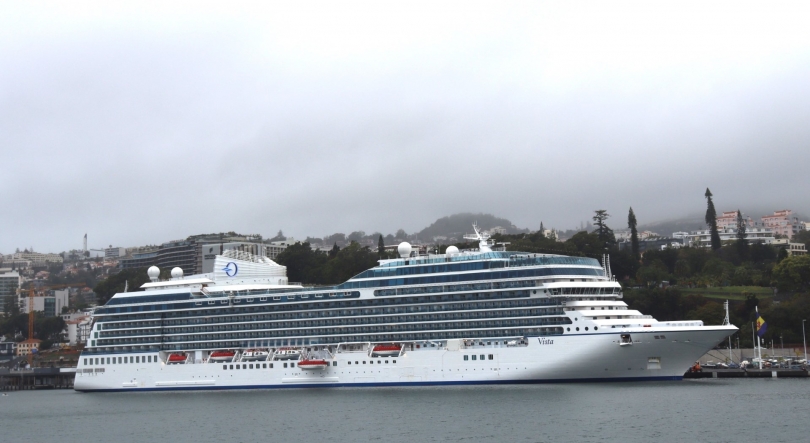 Estreia do Vista, no Porto do Funchal, um navio inovador e luxuoso