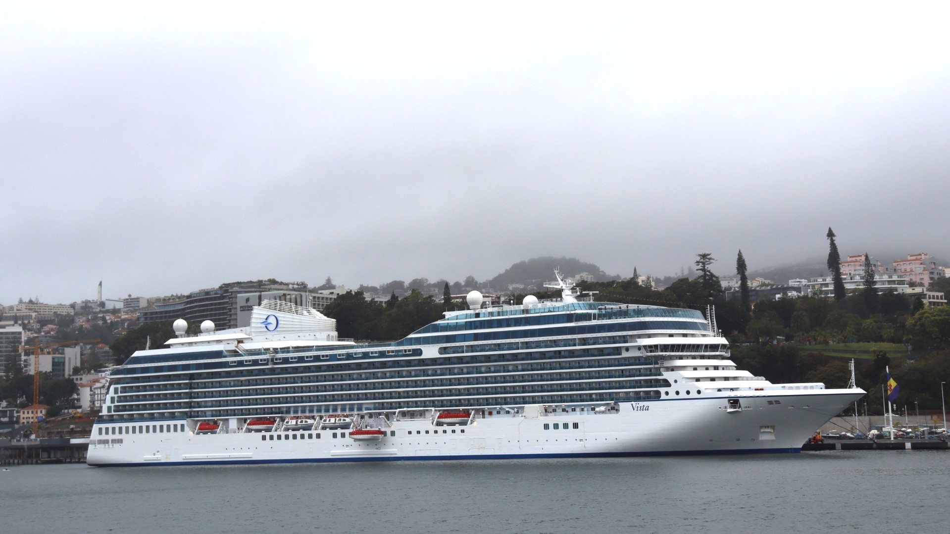 Estreia Do Vista No Porto Do Funchal Um Navio Inovador E Luxuoso 