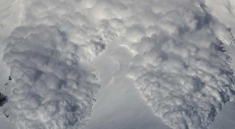 Várias pessoas arrastadas em avalanche em estância suíça