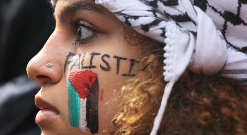 Mais de uma centena de ativistas pró Palestina manifestaram-se no Porto