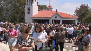 Milhares de peregrinos encheram capela do Cabo Girão (vídeo)