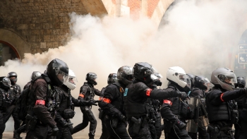 Conflitos marcam início de manifestações sindicais em França