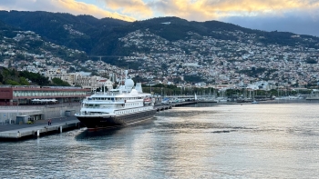 Portos da Madeira com dois navios